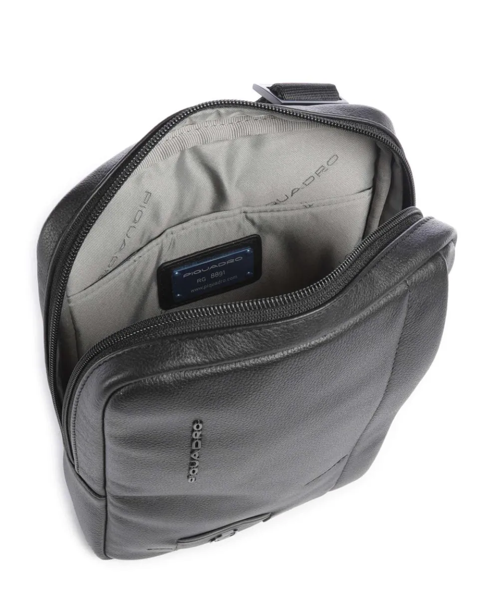 W137 Crossbody bag grained cow leather black