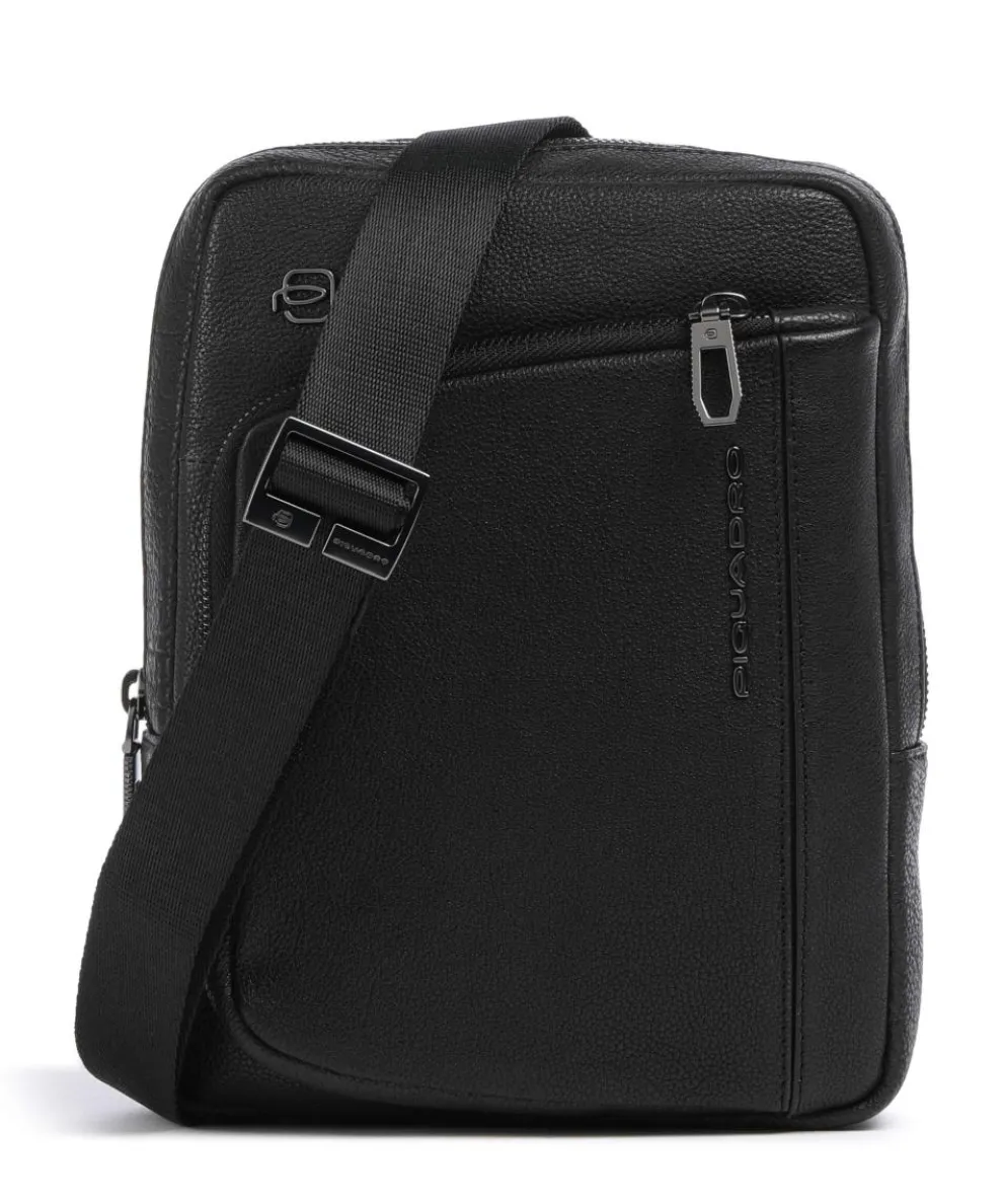 S134 Crossbody bag grained cow leather black