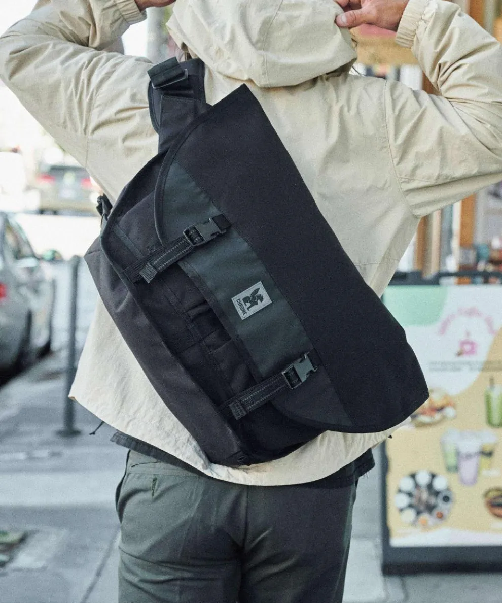 Citizen 24L Messenger bag 15″ recycled nylon, tarpaulin black