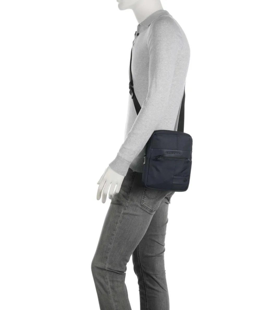 Wollem Crossbody bag recycled polyester dark blue