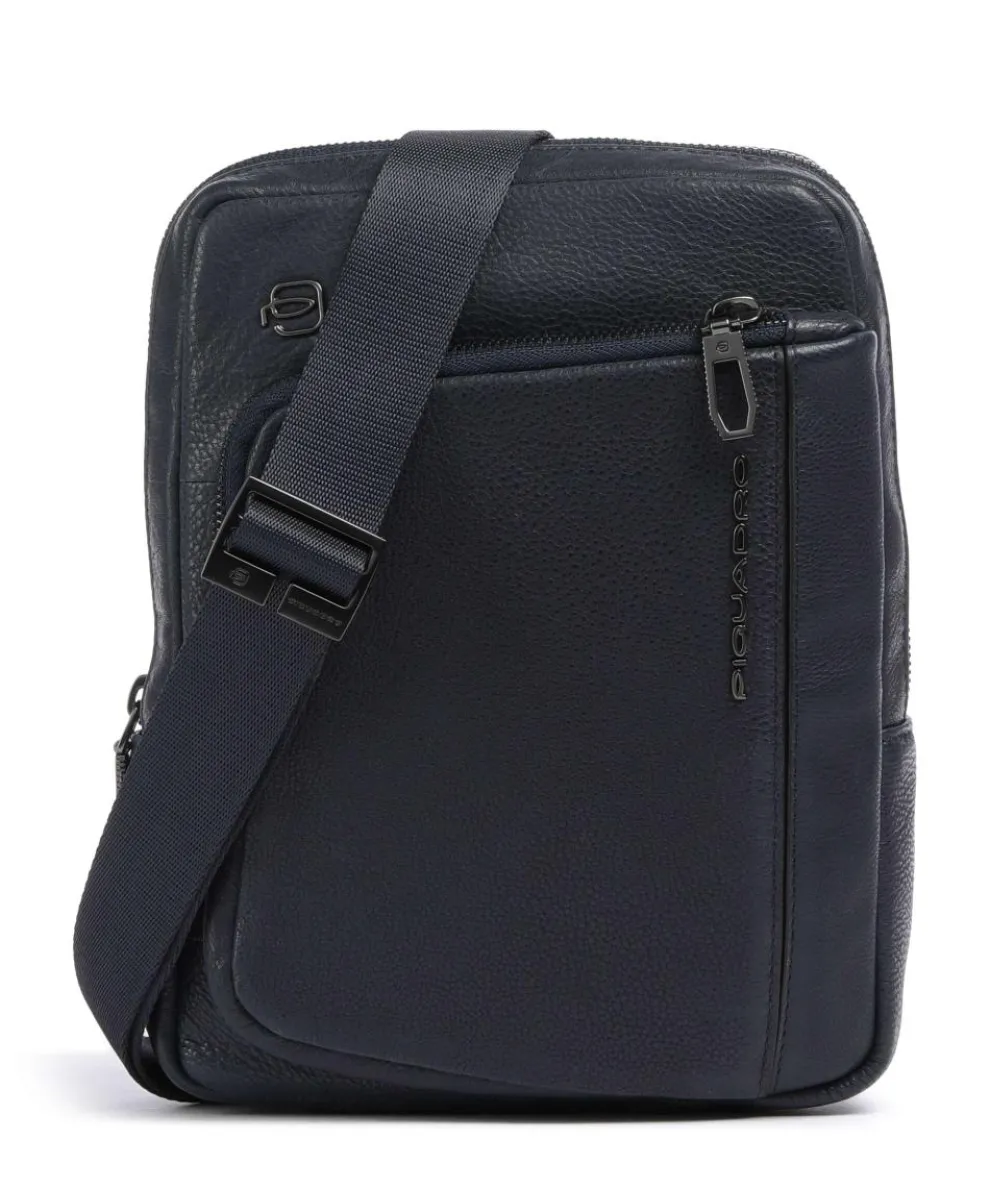 S134 Crossbody bag grained cow leather navy