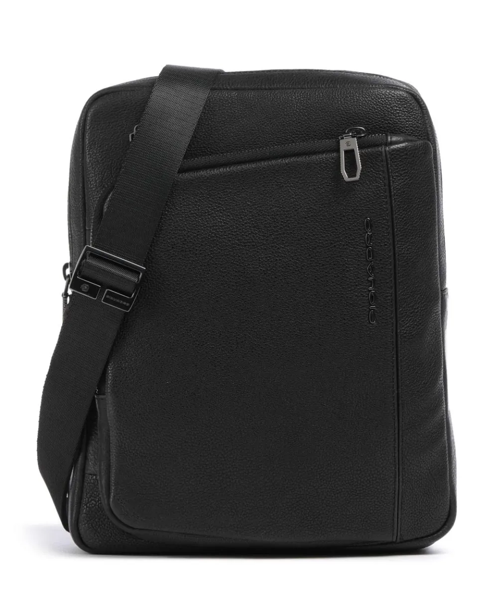 S134 Crossbody bag grained cow leather black