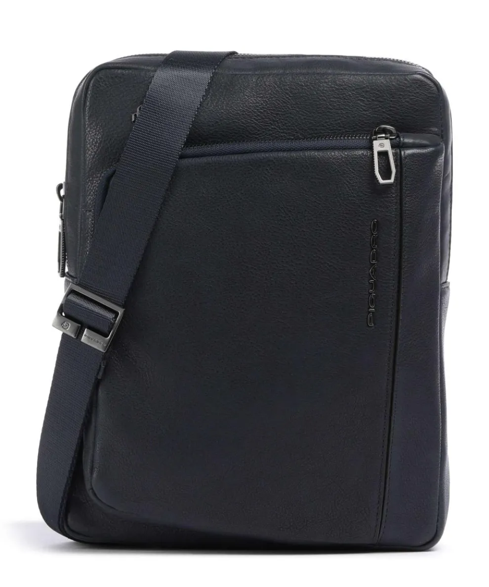 S134 Crossbody bag grained cow leather navy