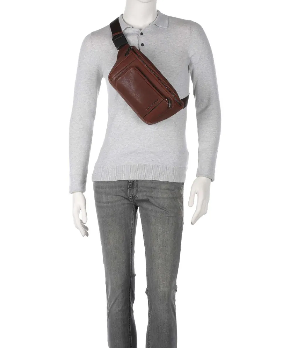 S134 Fanny pack grained cow leather brown