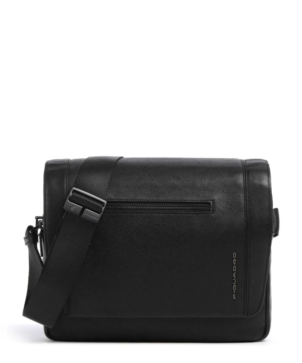 S134 Messenger bag grained cow leather black