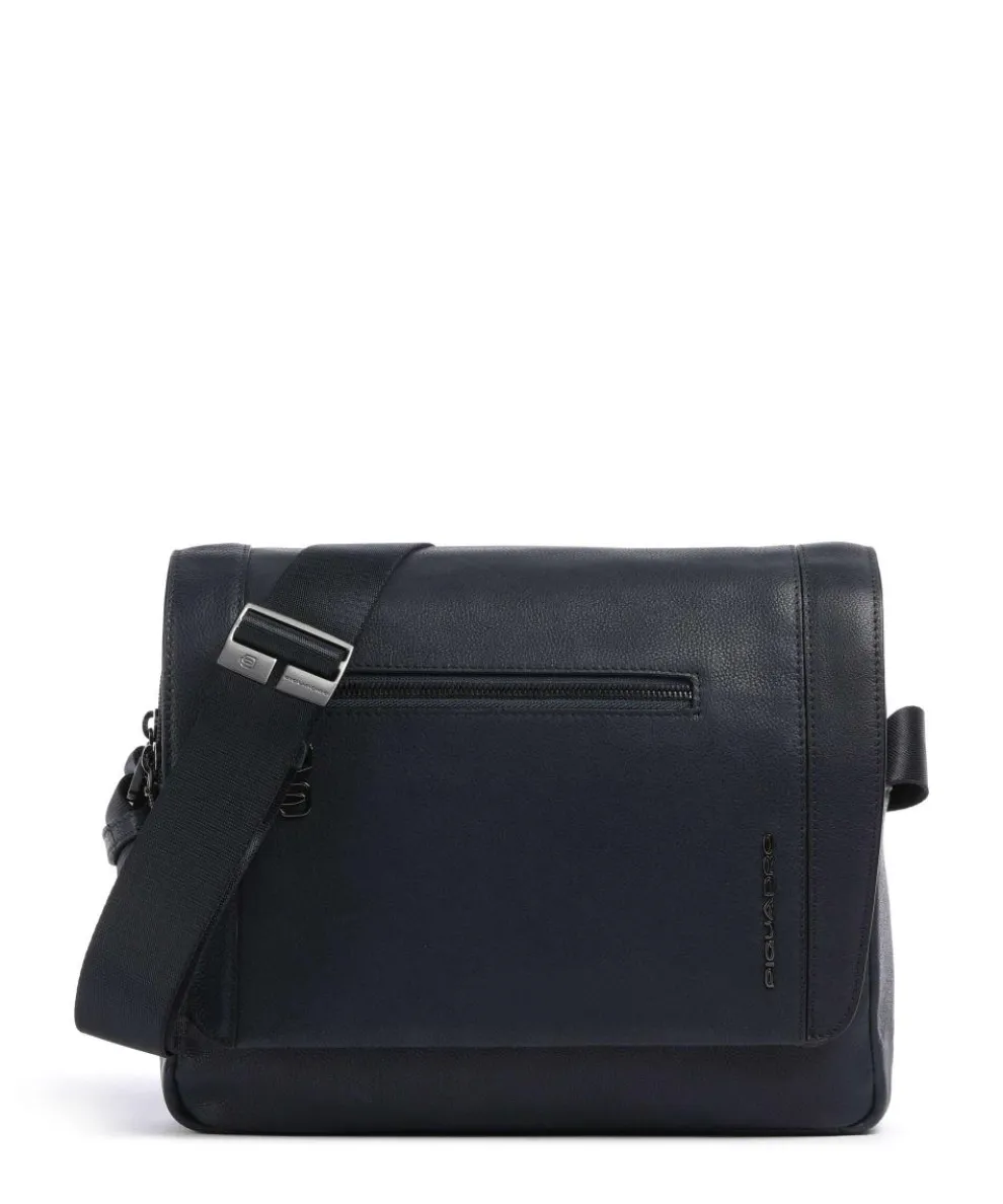 S134 Messenger bag grained cow leather navy