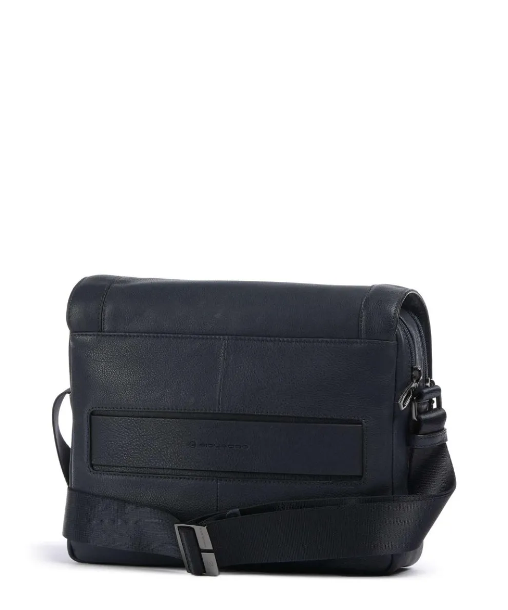 S134 Messenger bag grained cow leather navy