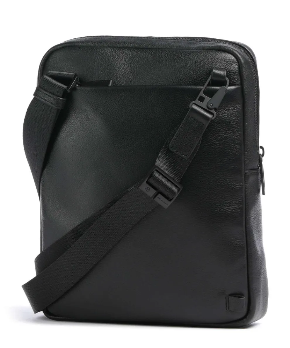 W137 Crossbody bag grained cow leather black