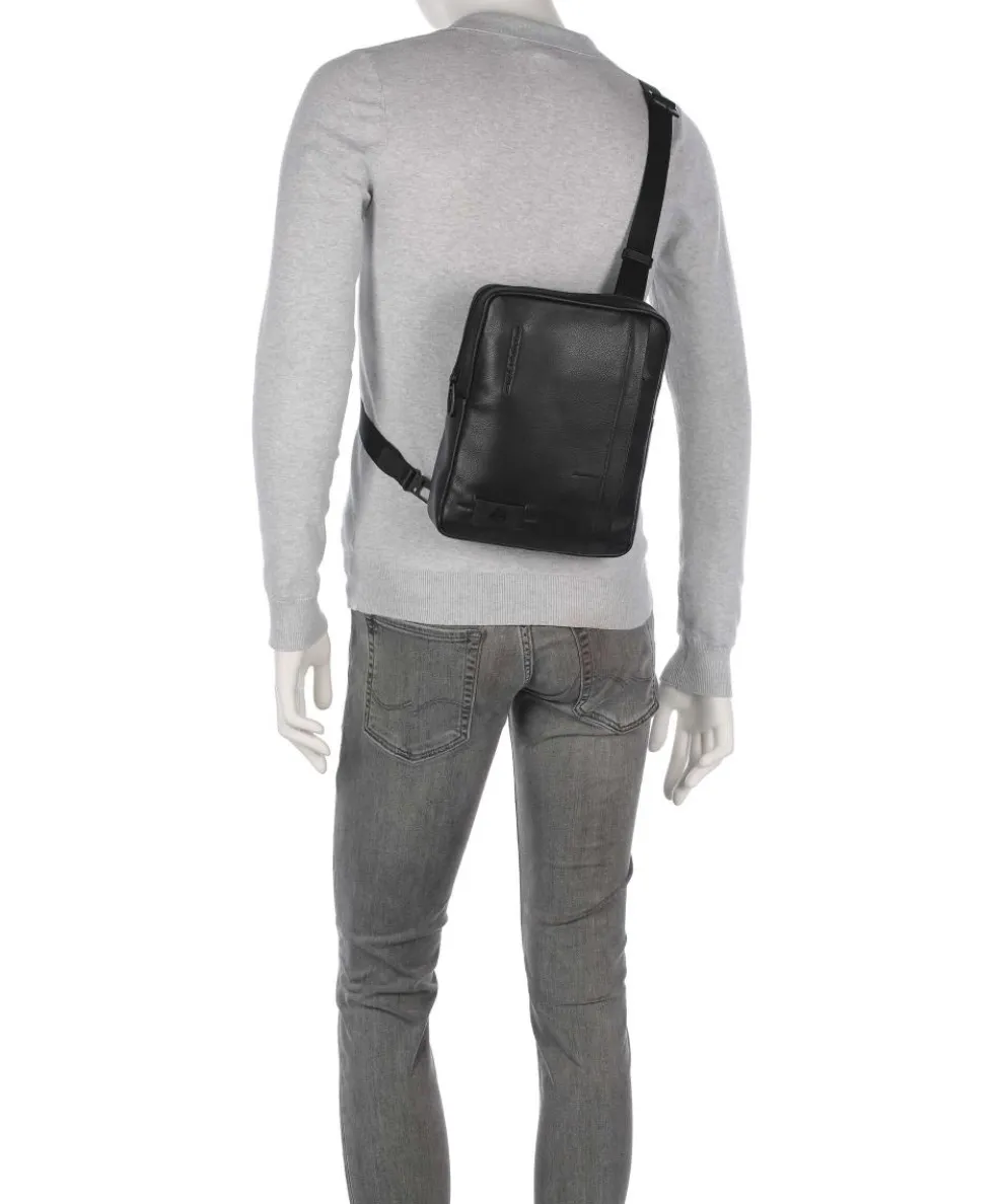 W137 Crossbody bag grained cow leather black