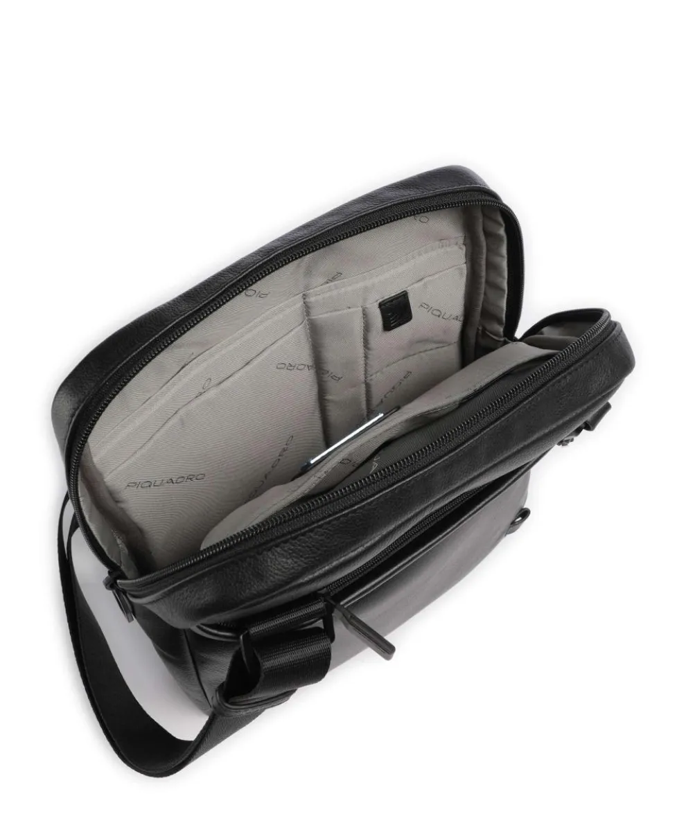 W137 Crossbody bag grained cow leather black